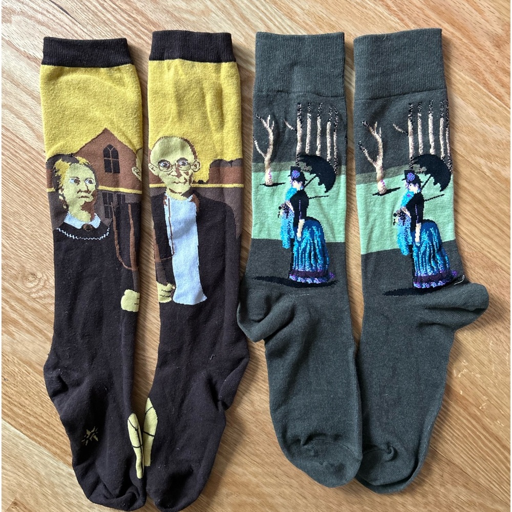 Art themed socks American Gothic Grant Wood La Grande Jatte Seurat Men's sz 9-11 - Picture 3 of 3